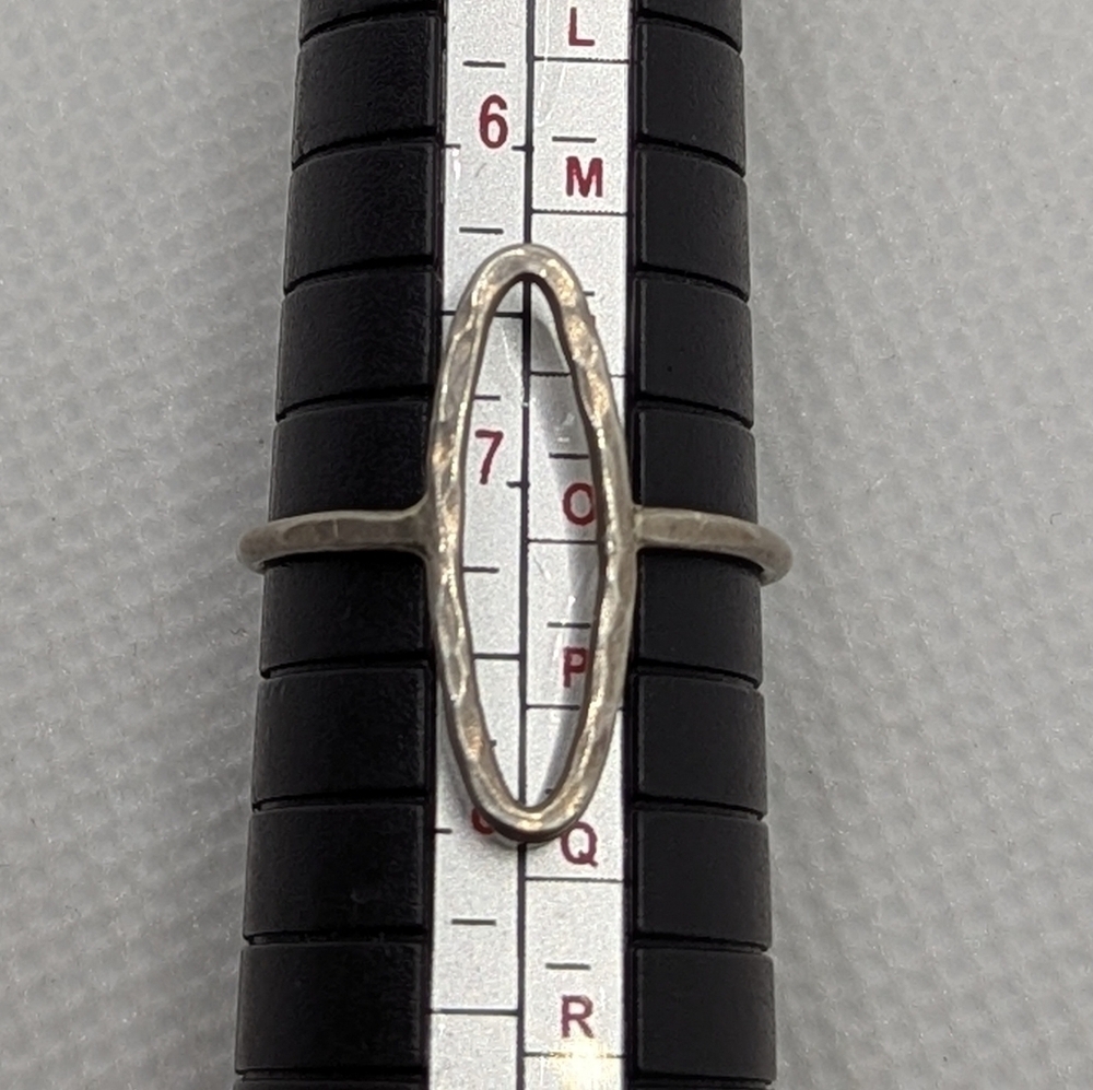 Elegant Silver Ring